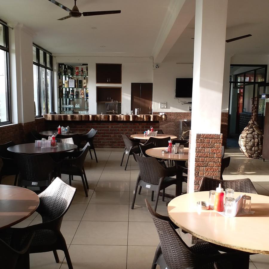 Krishna Hansraj Hotel Una Kültér fotó